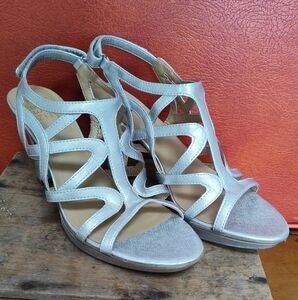 Naturalizer Silver Strappy Sandals - Danya